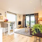 Maasparcje Met Hottub,firepit En Kamadobbq Holiday park Roermond