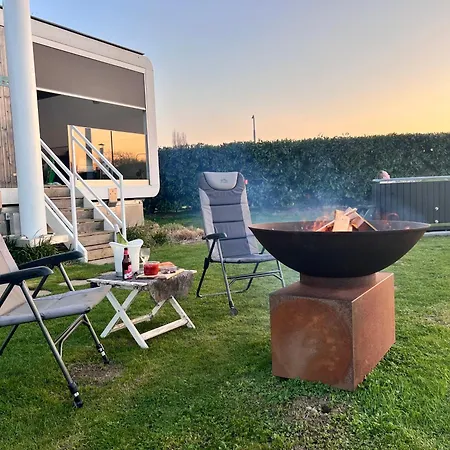 ホリデーパーク Maasparcje Met Hottub,firepit En Kamadobbq ルールモント