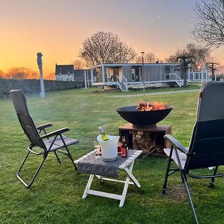 Maasparcje Met Hottub,firepit En Kamadobbq ホリデーパーク ルールモント