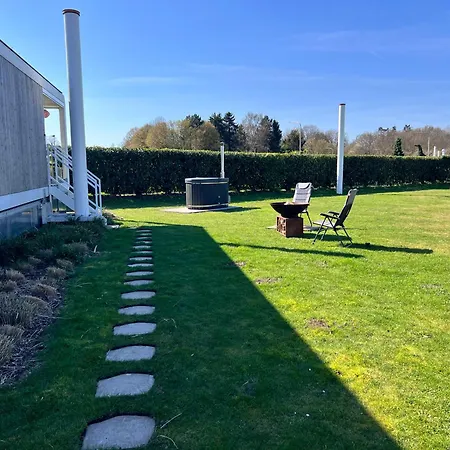 Maasparcje Met Hottub,firepit En Kamadobbq ホリデーパーク ルールモント