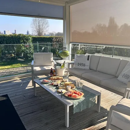Maasparcje Met Hottub,firepit En Kamadobbq ホリデーパーク *
